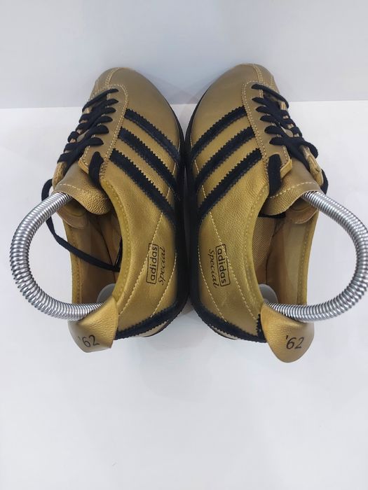 Дамски маратонки ADIDAS. Номер 36