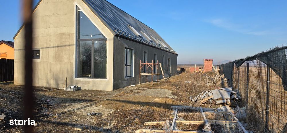 Casă spațioasă cu 5 camere, pasiva energetic