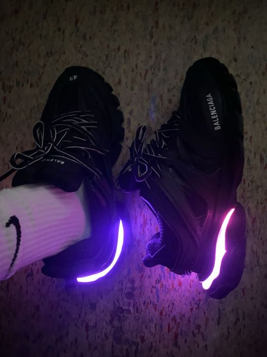 Balenciaga track led
