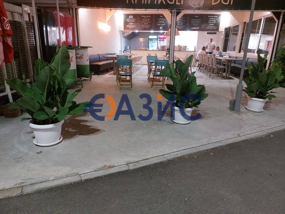 Заведение в центъра на Несебър (67 кв. м + 40 кв. м) с действащ