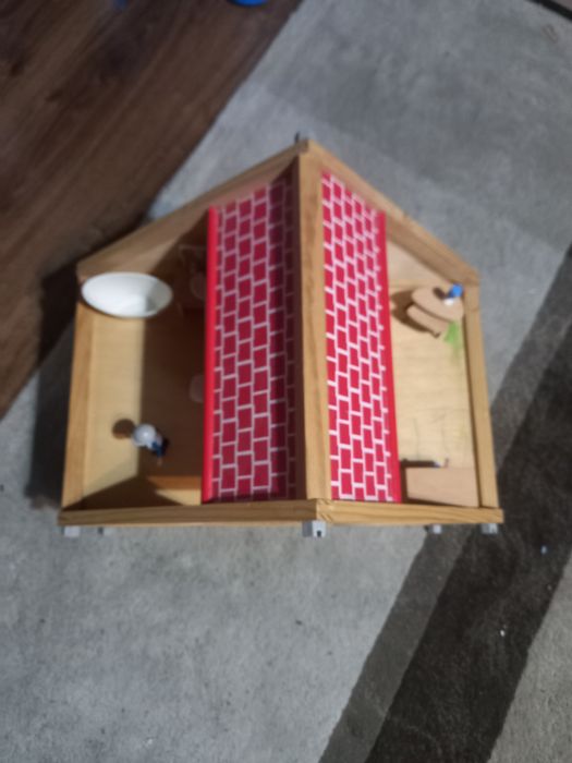 Căsuța lemn  pentru copii