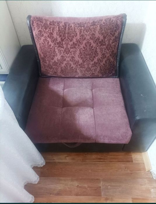 Срочно продам диван,мини диван и кресло!