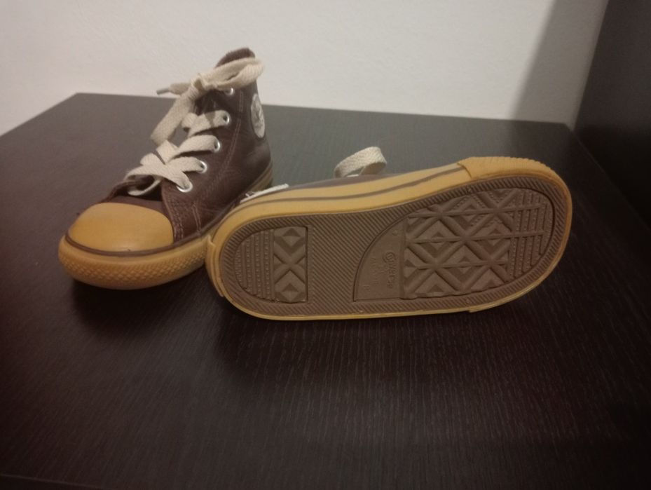 Converse Nr 24, interior 16,5cm, stare foarte bună