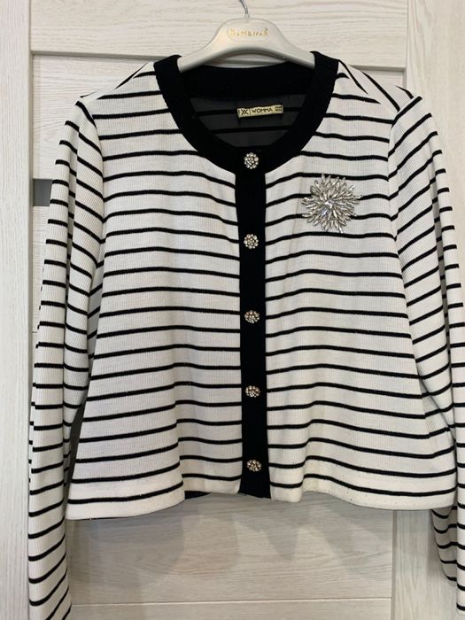 Продам женский костюм