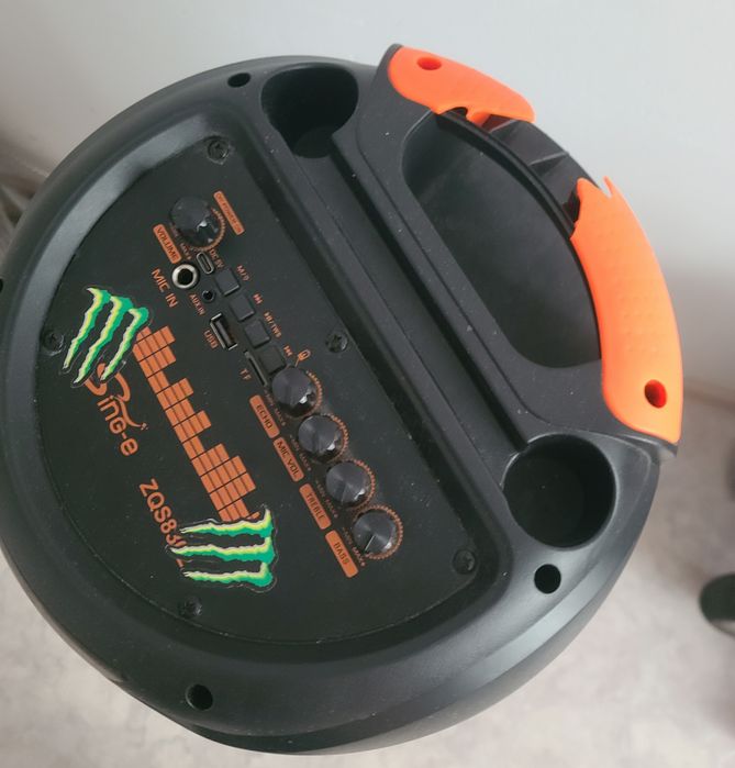 17к комплект сама колонка играет громко!