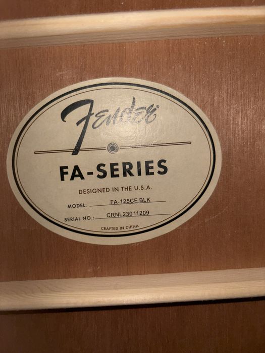 Продам Fender гитару