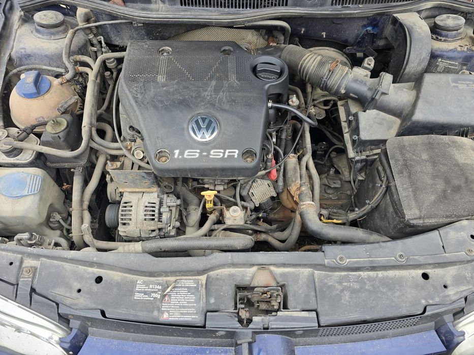 Dezmembrez Golf 4 1.6 SR