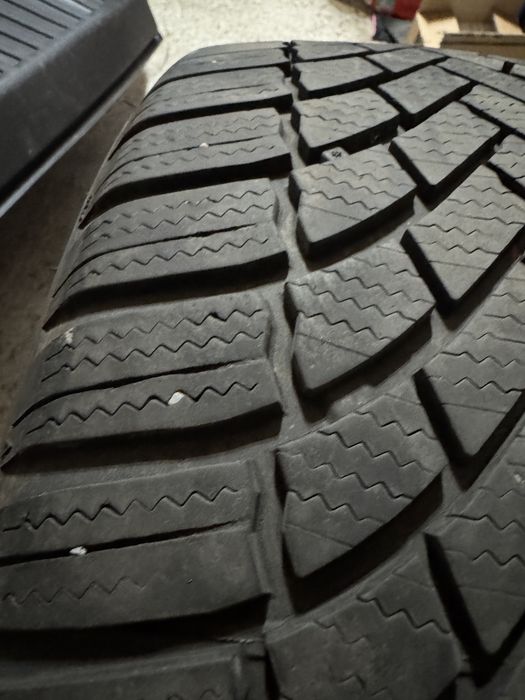 Anvelope de iarna Bridgestone 235/45 R18