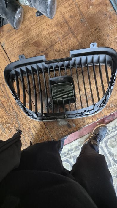 Оригинална Предна Маскат за Сеат Леон 1P 2005- 2013г