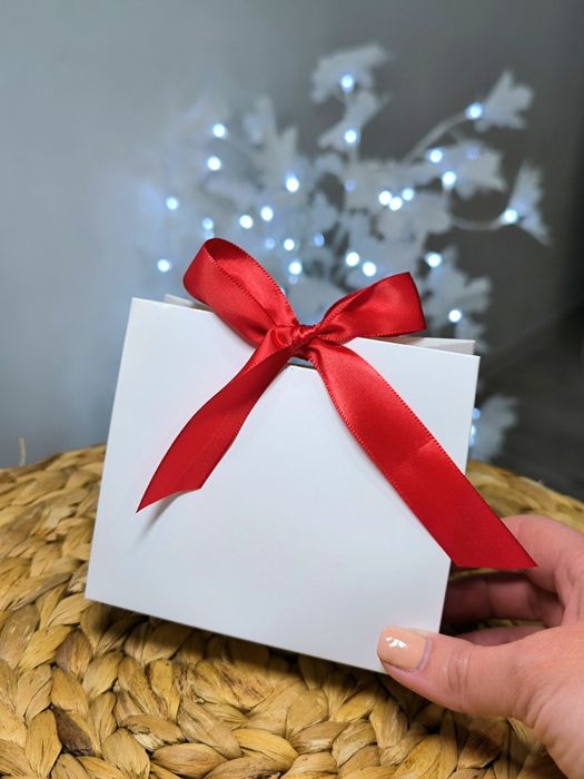 Гривна червен конец и златно топче 14К