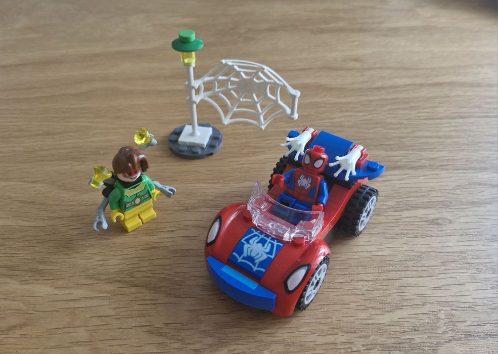 Seturi Lego Duplo si Lego Marvel