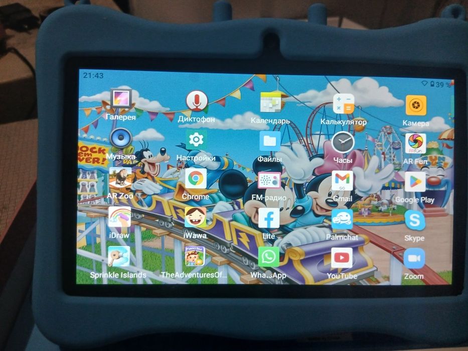 Продаётся планшет почти новый.