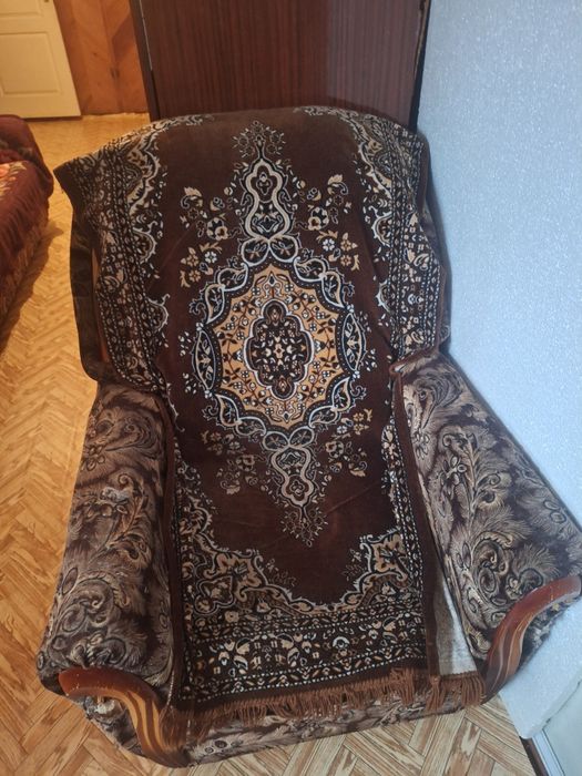 диван и два кресла