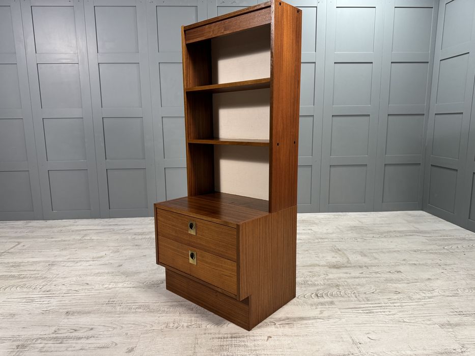 Шкаф скрин с надстройка от 60-те Р236