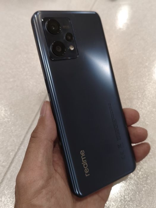 Продам смартфон Realme 9