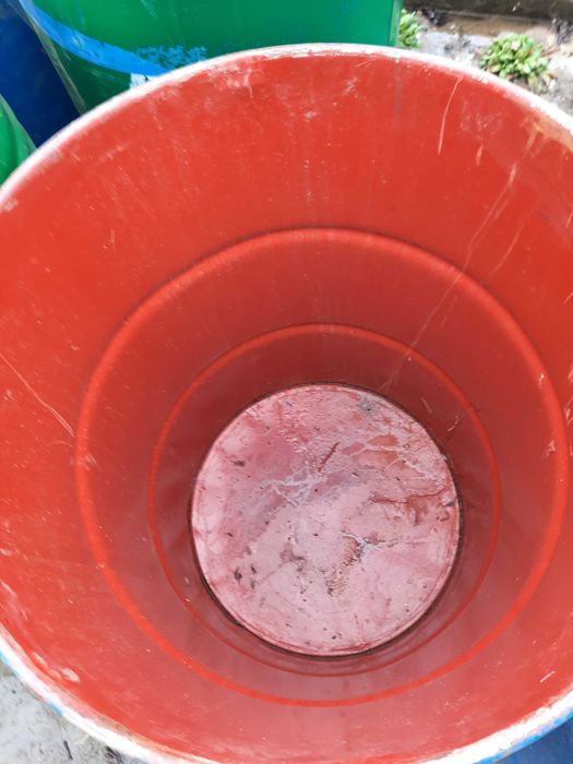 De vânzare butoaie din tablă