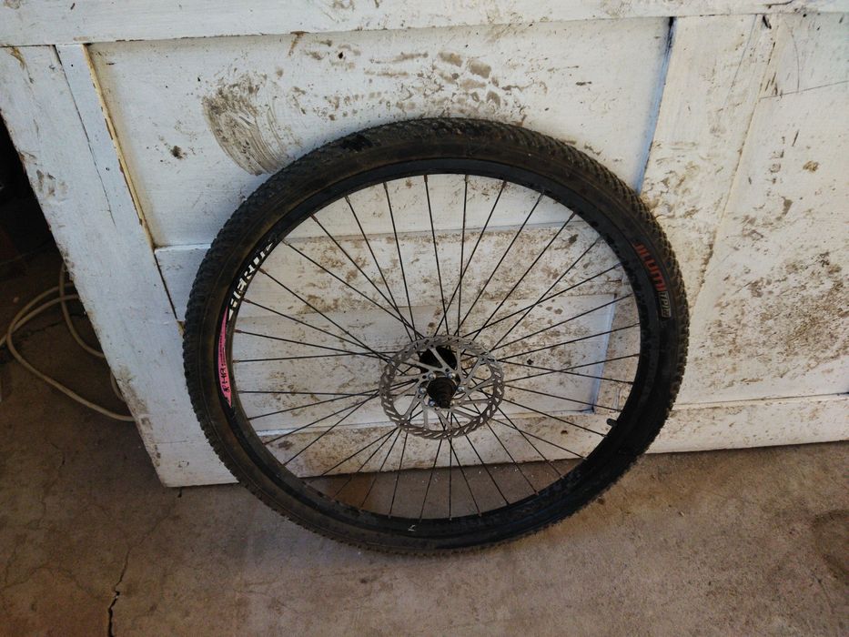 Велосипеттің дөңгелегі сатылады