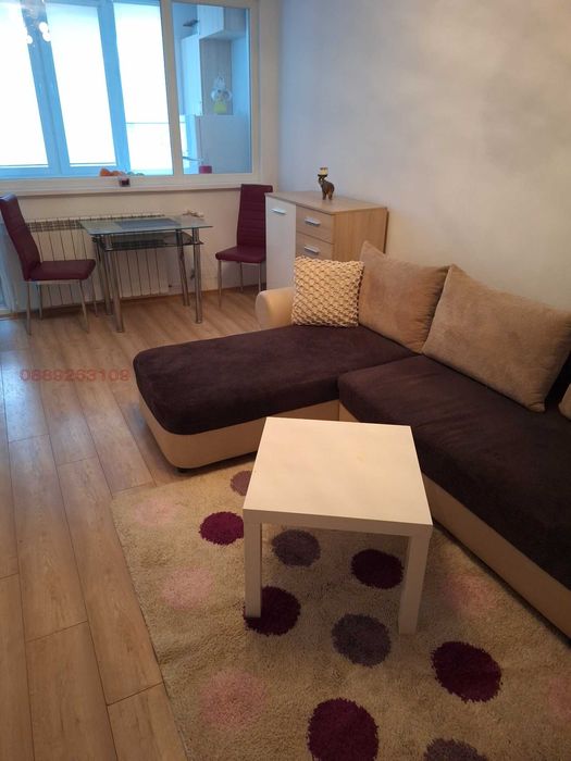 Дава се под наем Двустаен апартамент в София, Център - 50 кв.м за 725 € - Снимка #2