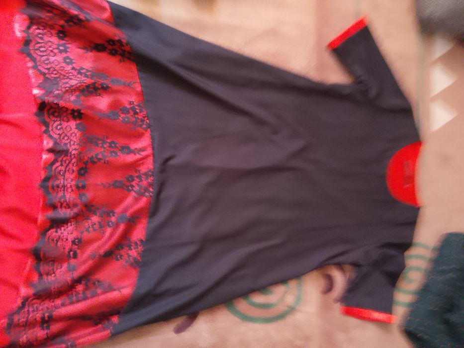 Продам пальто и 2 платья