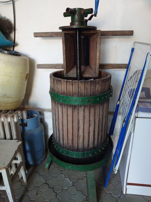 Teasc/Presa si Zdrobitor de struguri FOARTE BUN !
