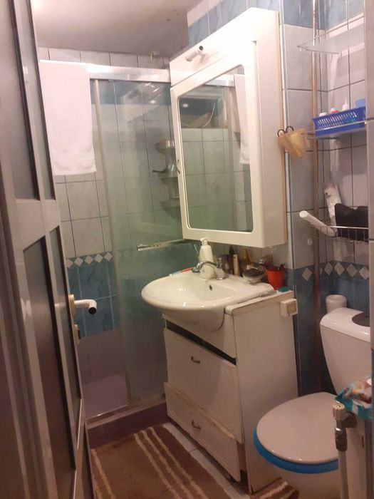 Vând două apartamente legate în Tecuci cu spațiu comercial