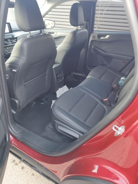 Ford Kuga Titanium x 225CP plug in hibrid