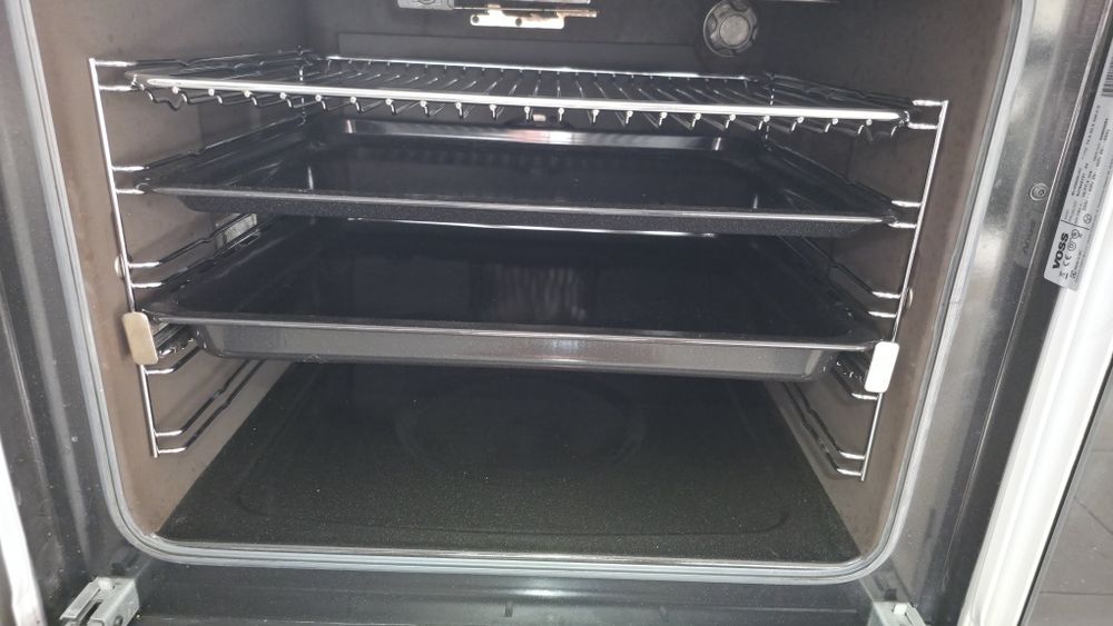 Печка с индукционни котлони Voss Electrolux ELI23020-HV 74L каталитичното самопочистване