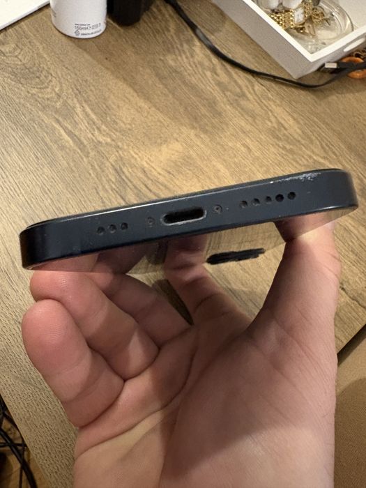 Se vinde Iphone 13 128GB