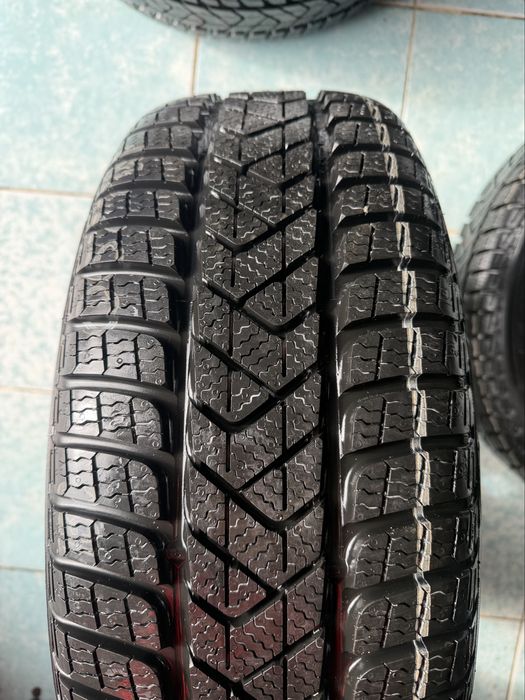 Roti/ jante aliaj originale VW Passat B8 B9 215/55/17 Pirelli M+S