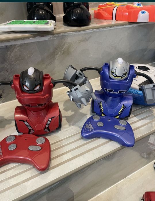 Roboti Cu Telecomenzi