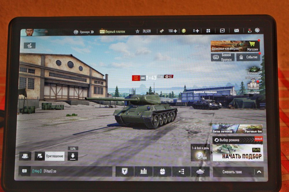 Продам планшет samsung tab a9+.