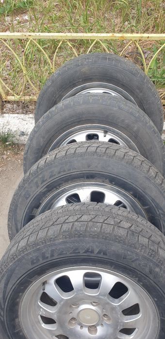 Продам легкосплавные диски с резиной