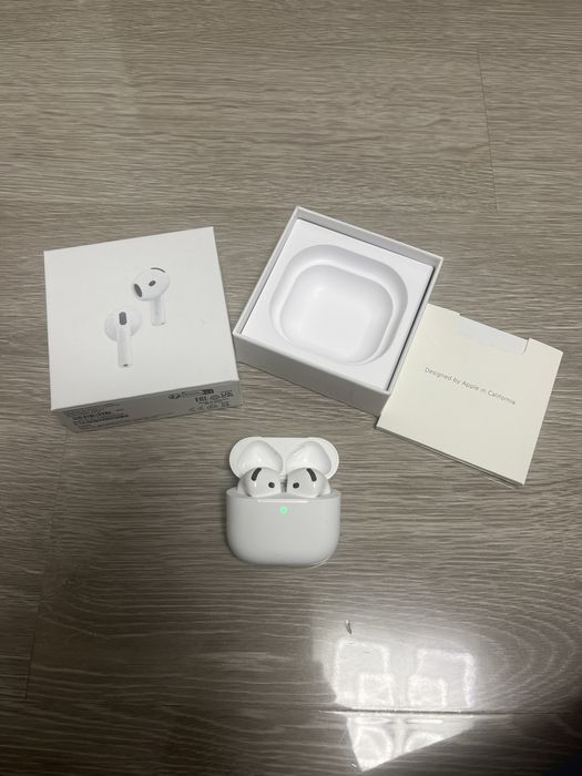 AirPods 4 cu ANC – ca noi – sunet premium