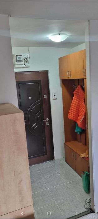 Ofer garsoniera spre închiriere vis - a- vis Afi !