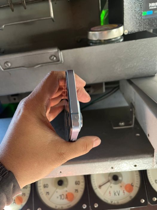 Продам телефон Айфон 14