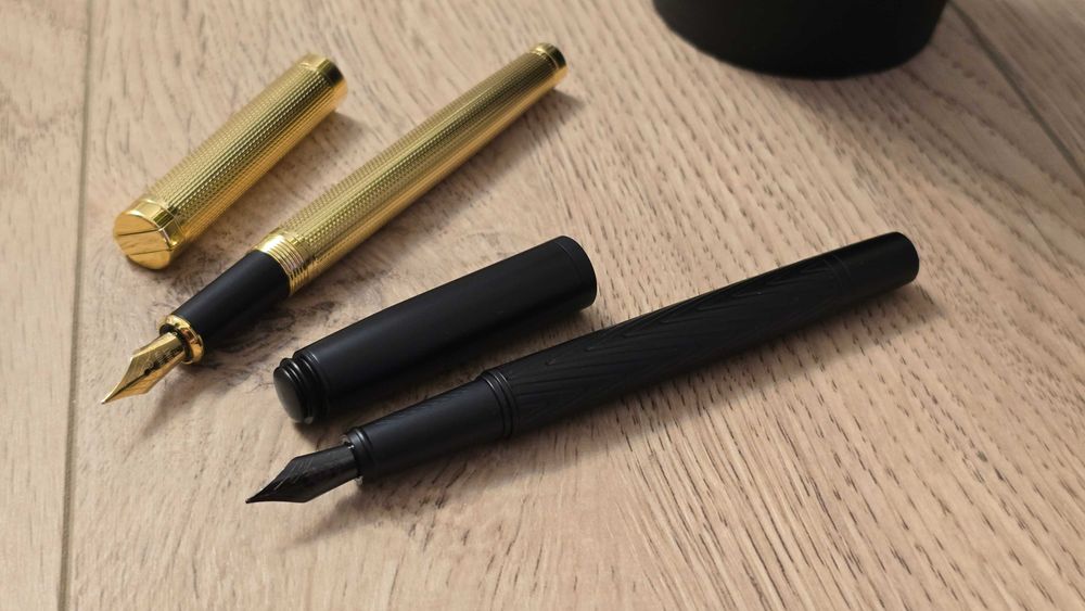 Stilou premium model deosebit pentru pasionati, cadou GOLD sau NEGRU