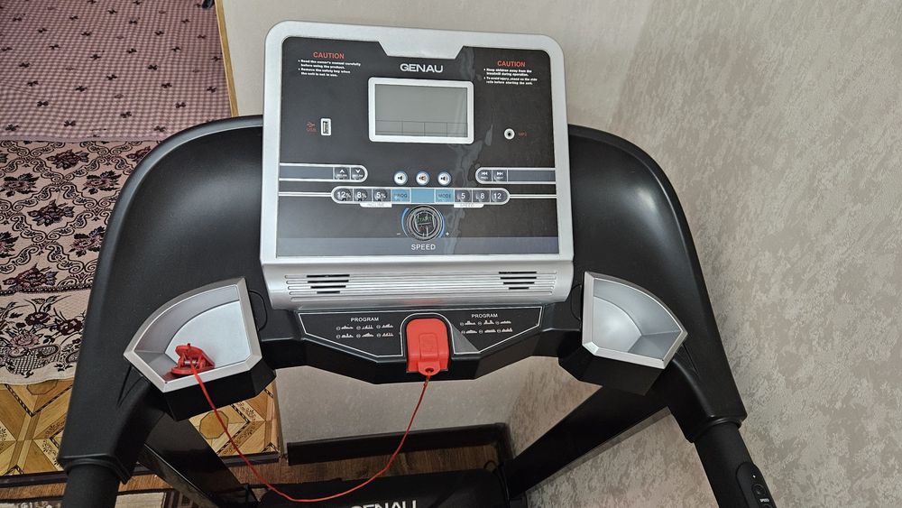 Беговая дорожка Genau Evolution M800