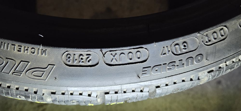 2бр MICHELIN зимни гуми 235/35/19 DOT 2318