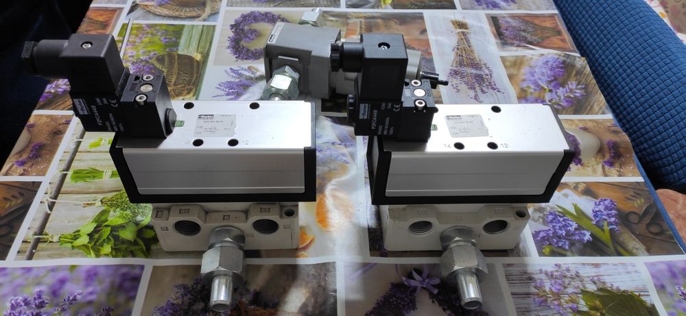 Electrovalva pneumatica cu placa de baza și regulator