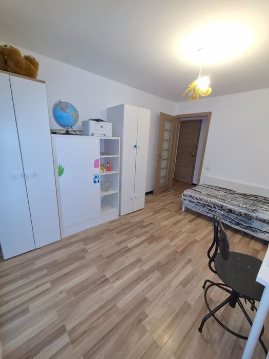 Inchiriez apartament