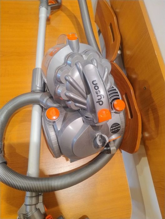Aspirator Dyson...
