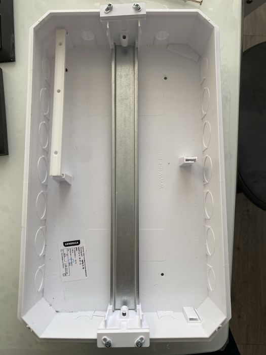 Корпус пластиковый встраиваемый