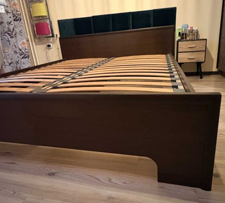 Продава се - спалня + 2 бр. нощни шкафчета