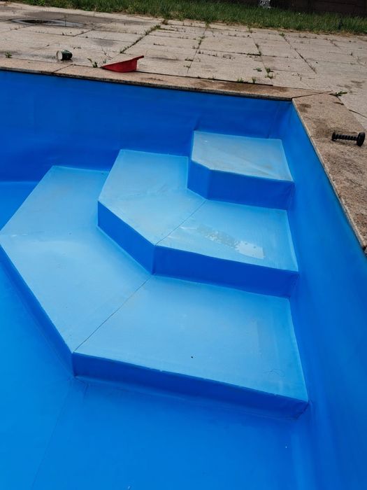 Servicii Profesionale Piscine: Construcție, Mentenanță și Montaj Liner