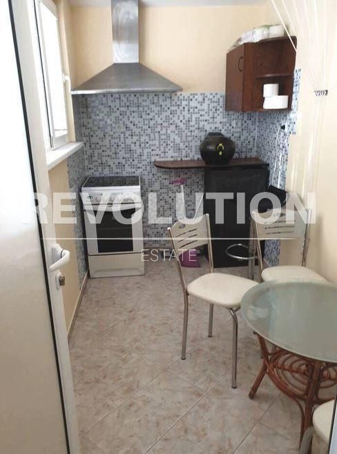 Тристаен апартамент в района на Лятно кино Тракия!