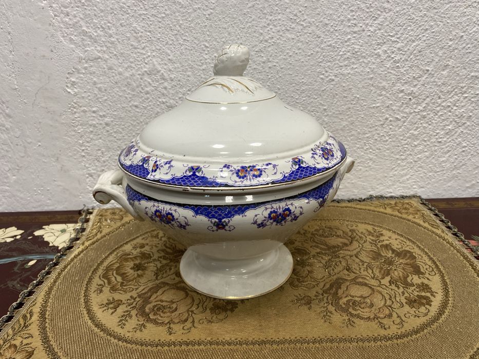 Френска порцеланова супник KM France Saint Amand 1930