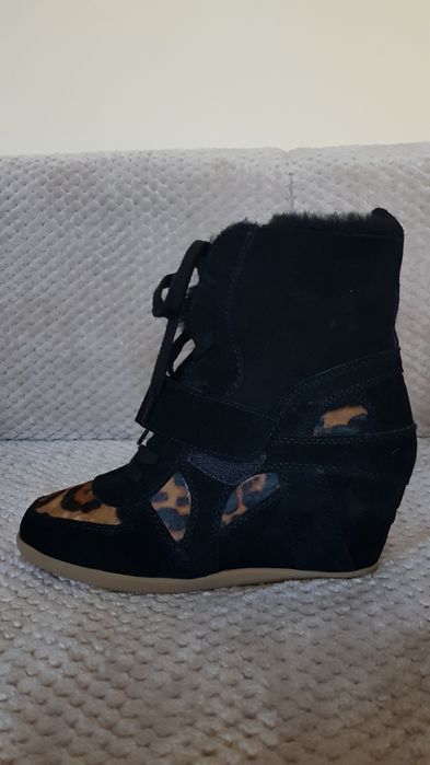 Дамски нови боти на платформа