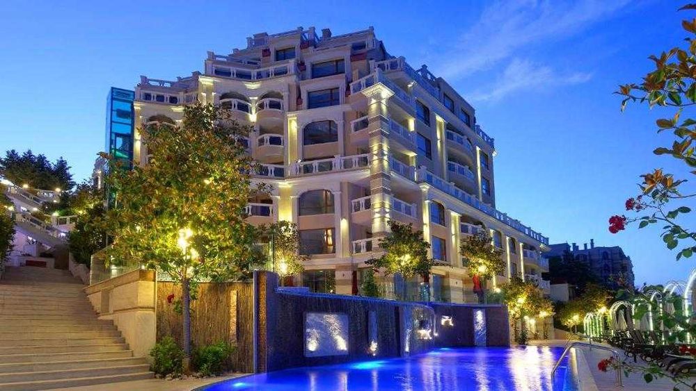 Дава се под наем Двустаен апартамент в Варна, Младост 1 - 100 кв.м за 827.73 € - Снимка #17