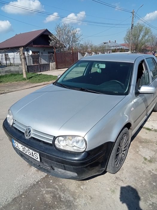 Vând Golf 4 1.6 16v benzina și gaz