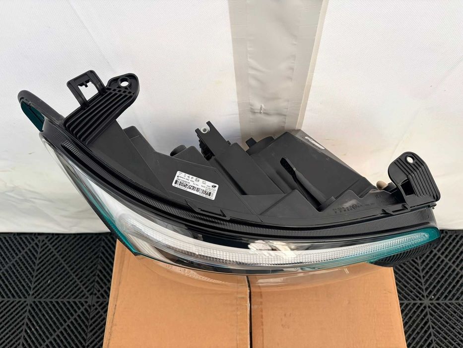 Far dreapta complet Renault Master 4 2020+ nou original Renault